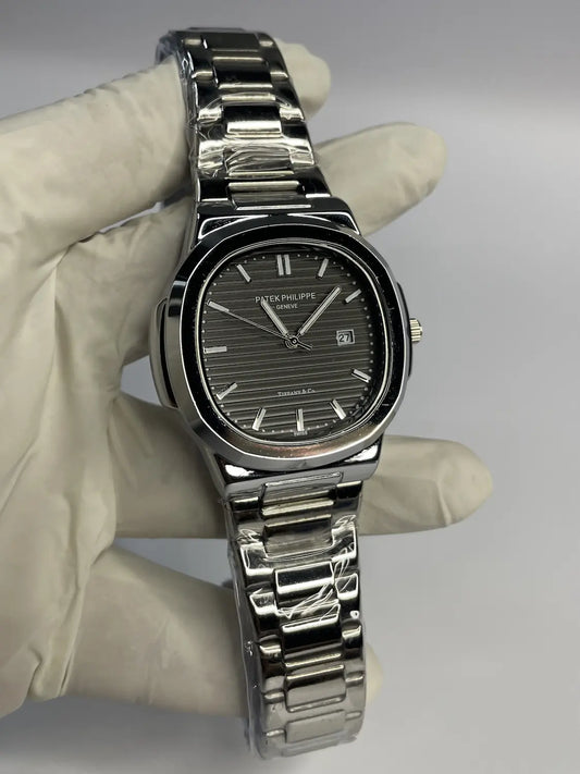 Nautical Design – Black Dial, Silver Chain
