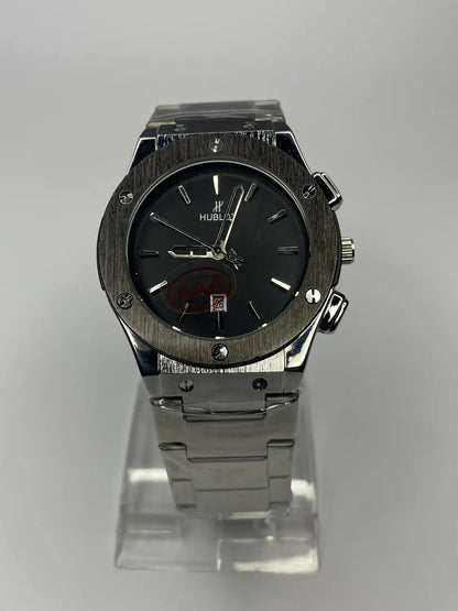 Classic Round Dial – Black Face, Silver Chain